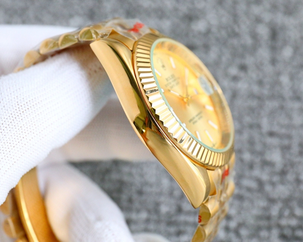 ブランド時計側面デザイン